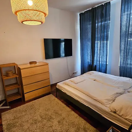 Zizkov Апартаменты Прага